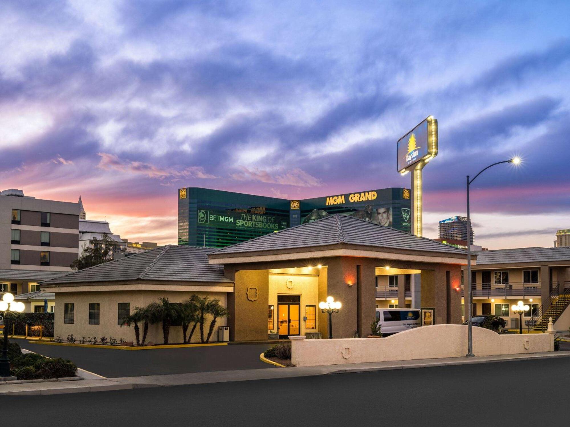 Days Inn By Wyndham Las Vegas Airport Near The Strip Kültér fotó