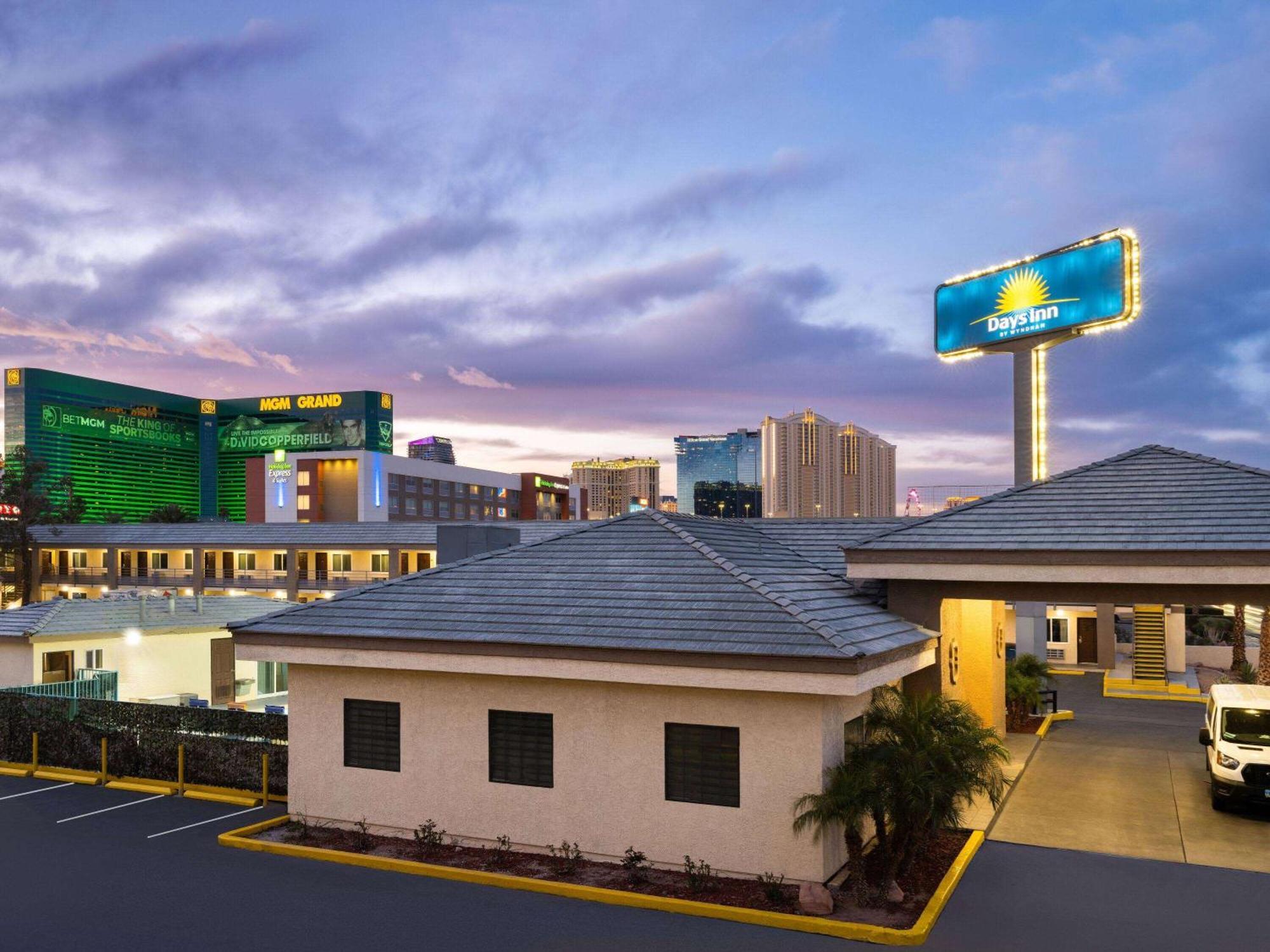 Days Inn By Wyndham Las Vegas Airport Near The Strip Kültér fotó