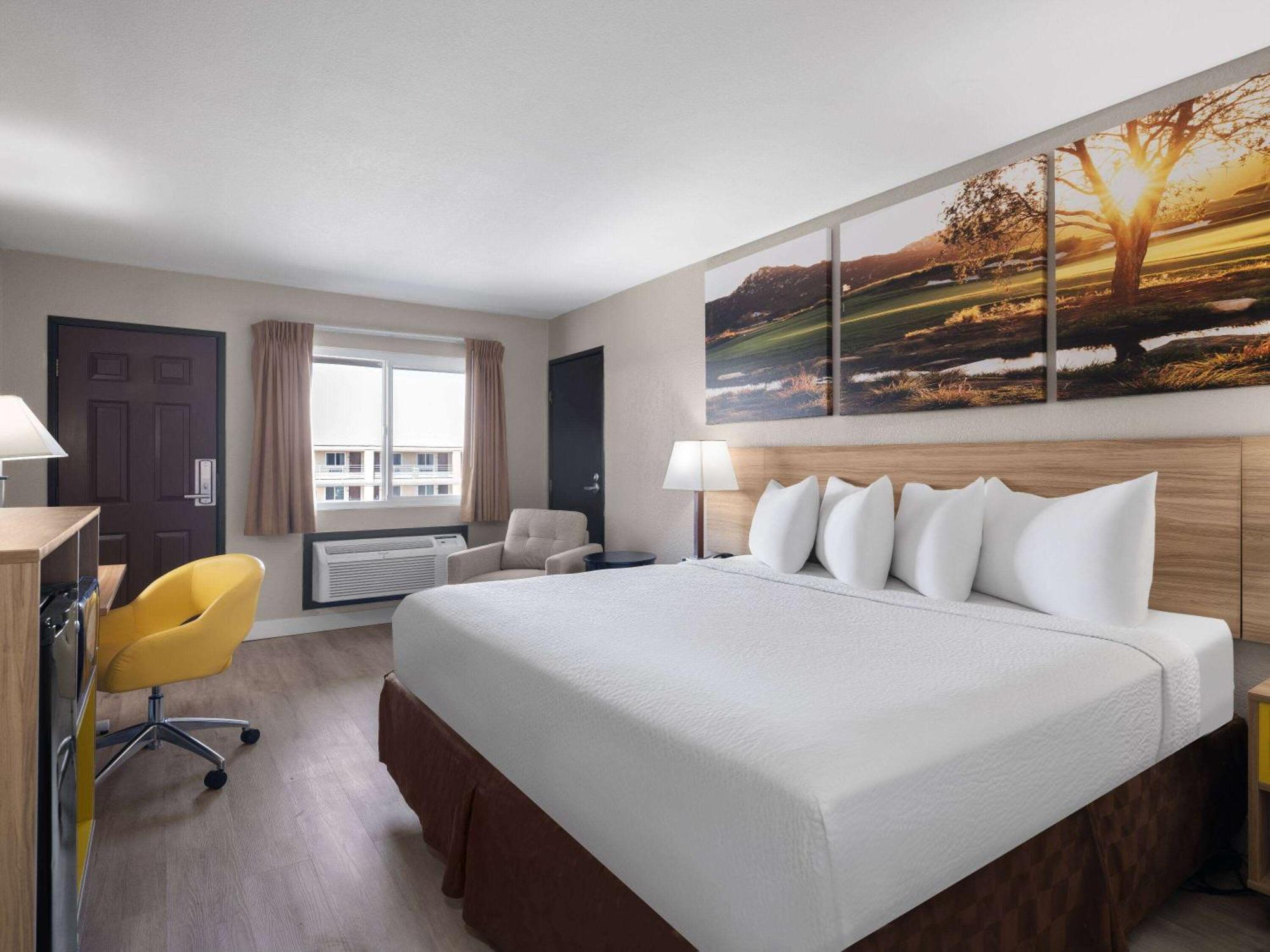 Days Inn By Wyndham Las Vegas Airport Near The Strip Kültér fotó
